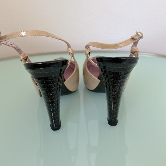 CHANEL Vintage Slingback Pumps 2009 Collection Patent Leather CC Logo Size 8 1/2 - Picture 5 of 9